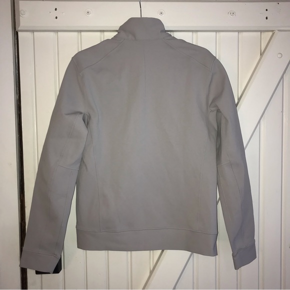 Lululemon men's Sojourn Jacket S light gray lightweight stretchy windbreaker - Picture 9 of 14